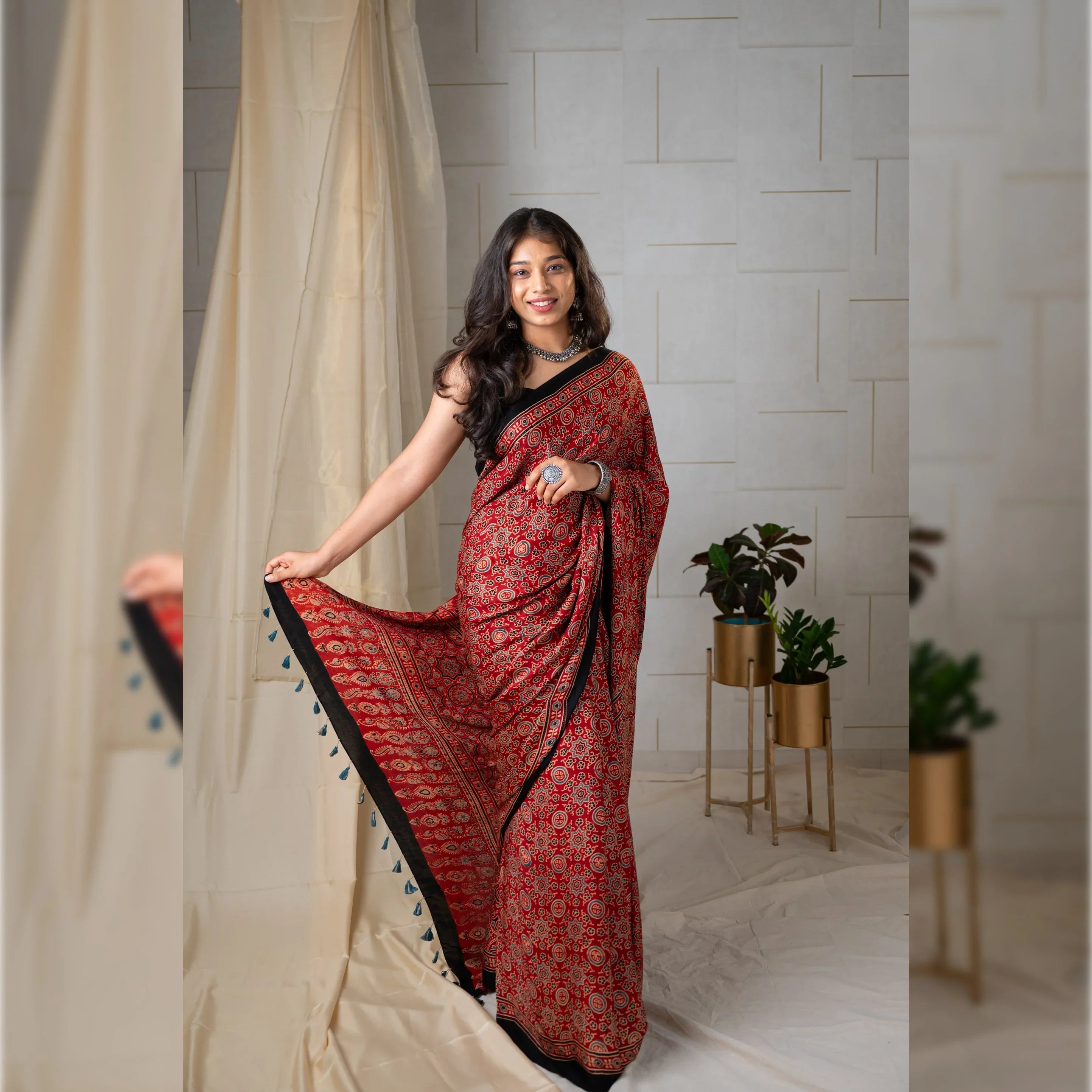 Top 4 Must-Have Sarees for Your Ethnic Wardrobe